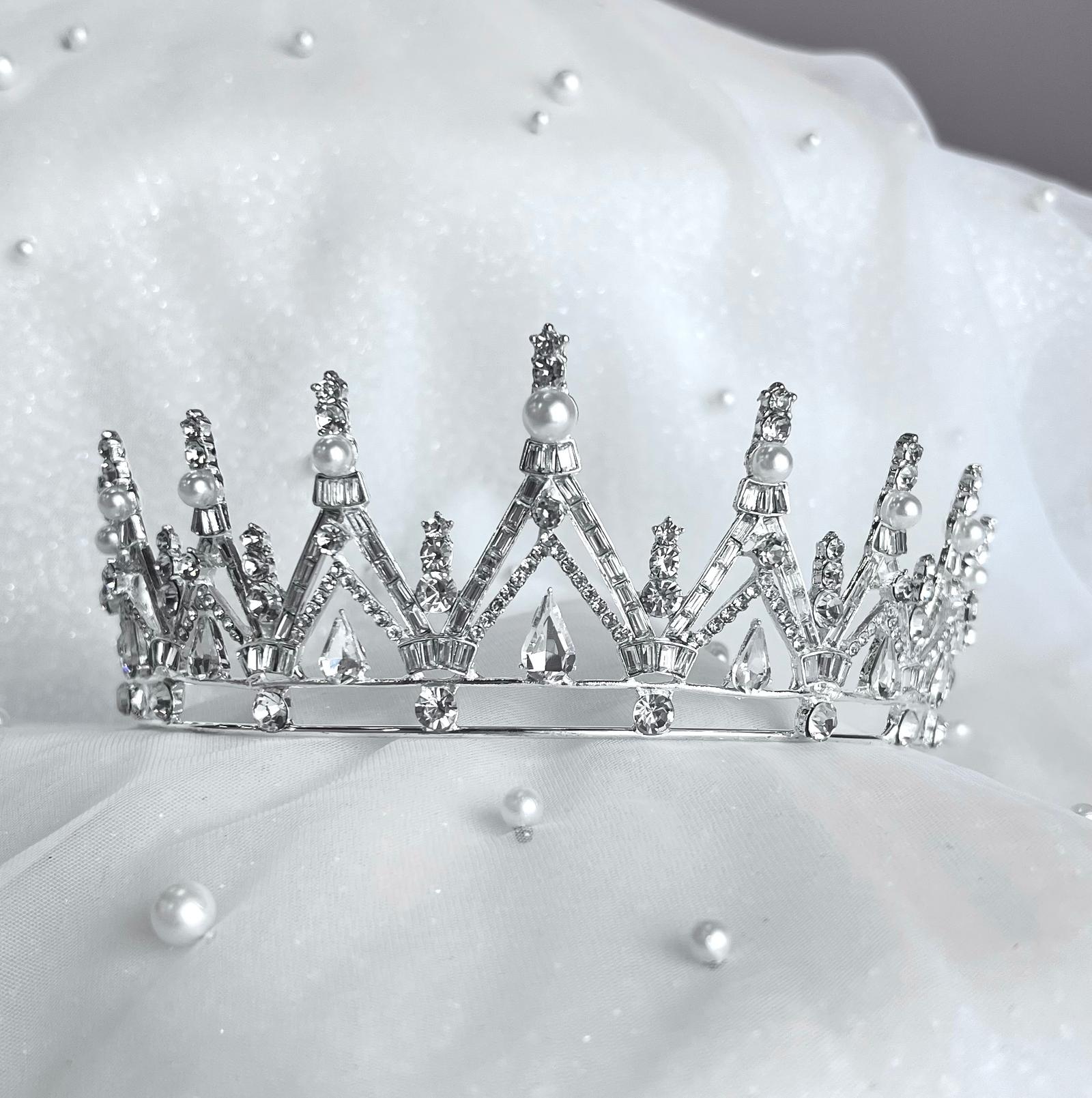 Delicate Pearl Embellished Tiara
