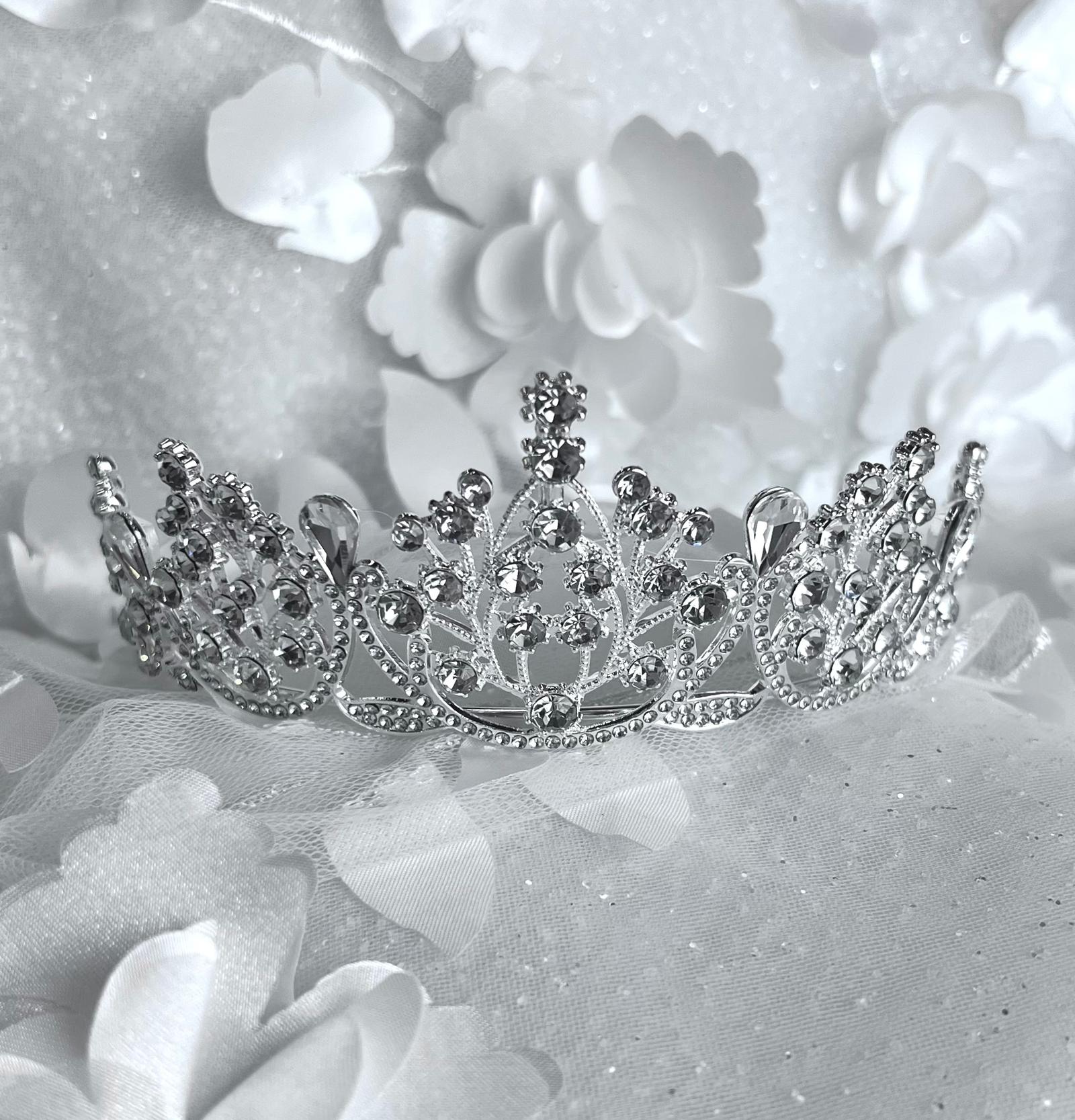 Elegant Rhinestone Crown