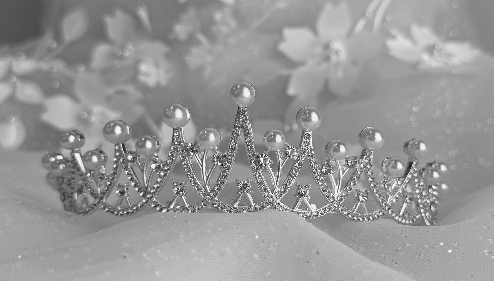 Pearl-Tipped Zigzag Tiara