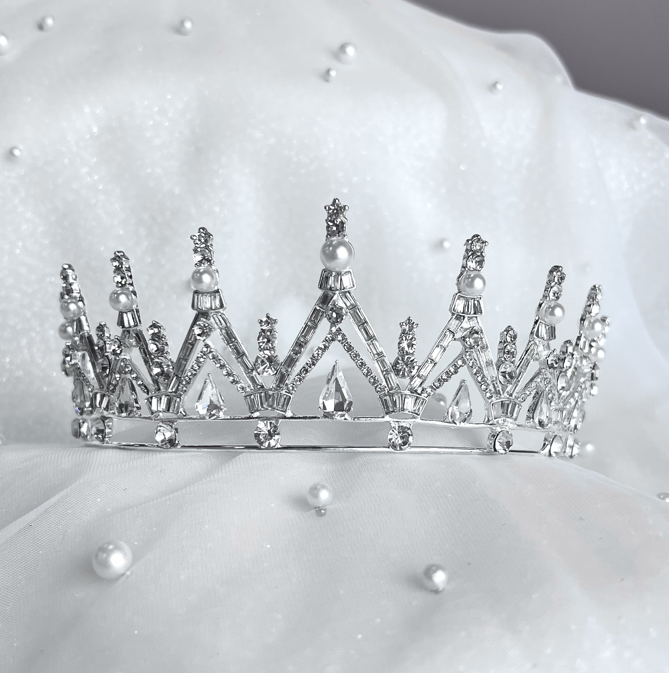 Delicate Pearl Embellished Tiara